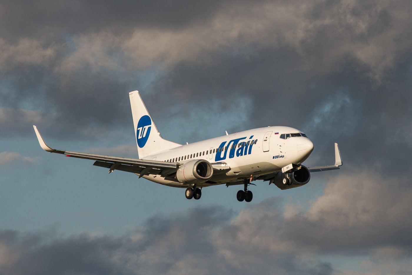 Пао ютэйр. Boeing 737 UTAIR. Самолет UTAIR Boeing 737. Авиакомпания UTAIR Боинг 737. Боинг 737 компания ютр.