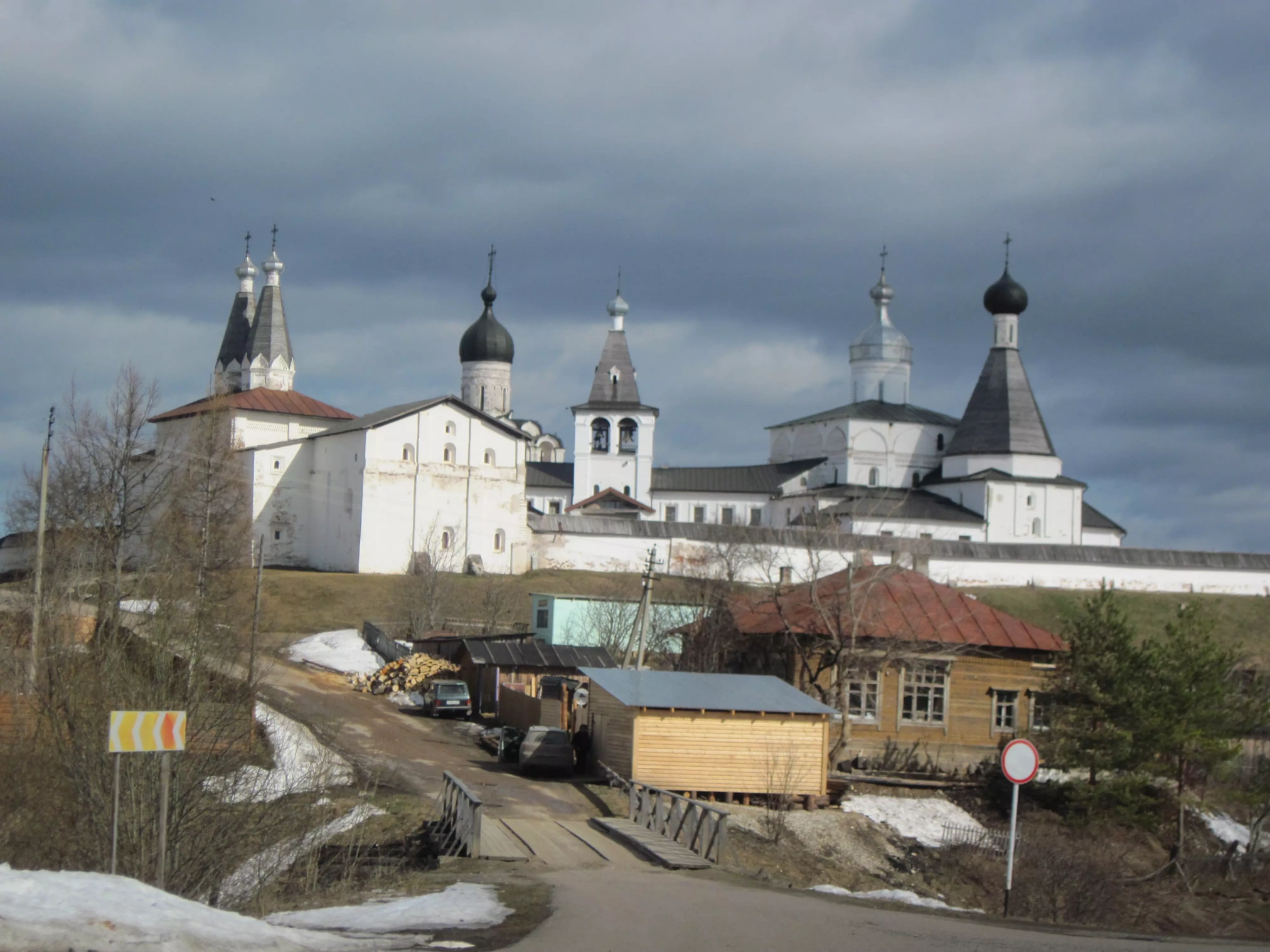 Вид Ферапонтова монастыря