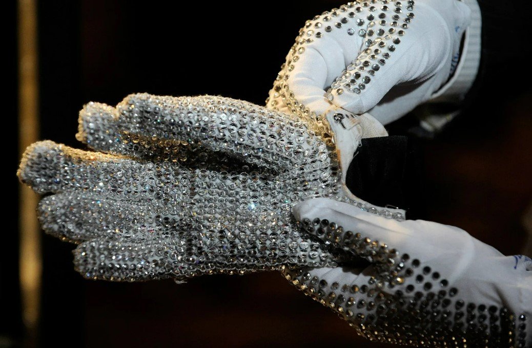 Перчатки Майкла Джексона