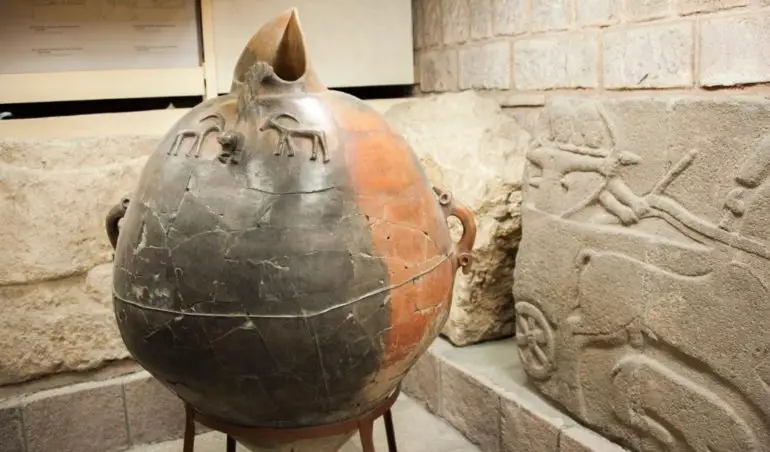 музей и древний шар